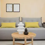 Essentia Comfy Apartment *