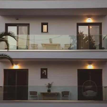 Essentia Comfy דירה לימנאס